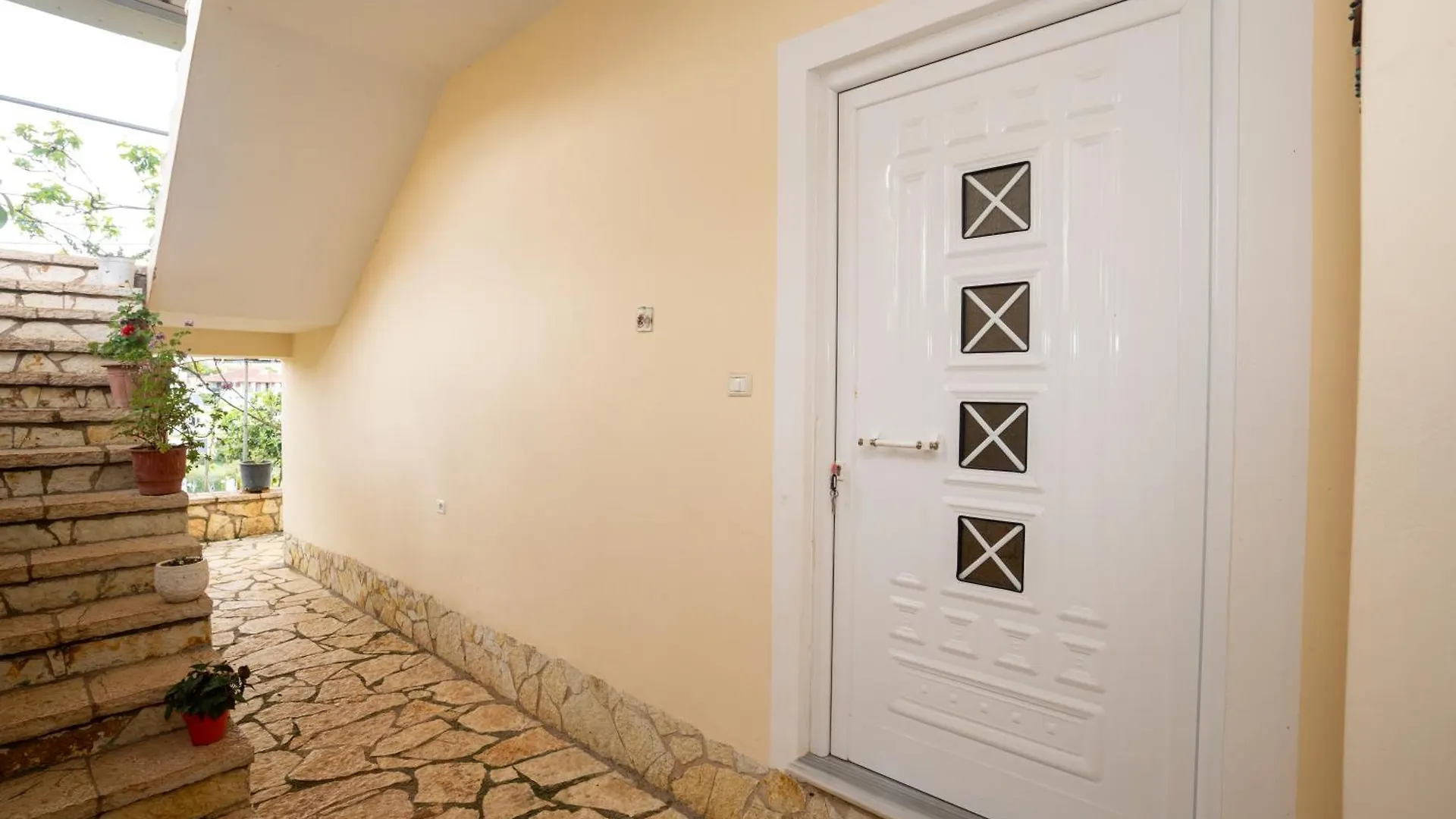 Kume Apartment Sarande